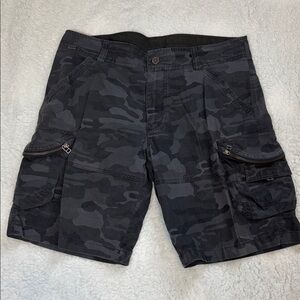 Kuhl gray black camouflage cargo utility shorts size 36 born in the mountains